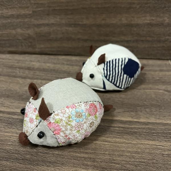 針山ハリネズミ（小花ピンク）