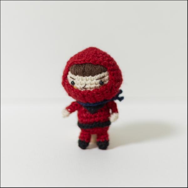 忍者（赤）のあみぐるみ