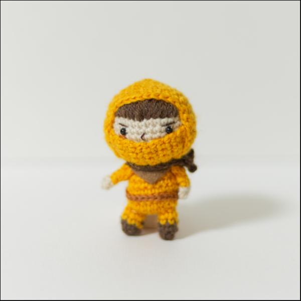 忍者（黄）のあみぐるみ