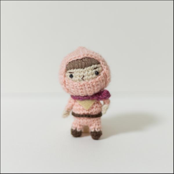 忍者（ピンク）のあみぐるみ