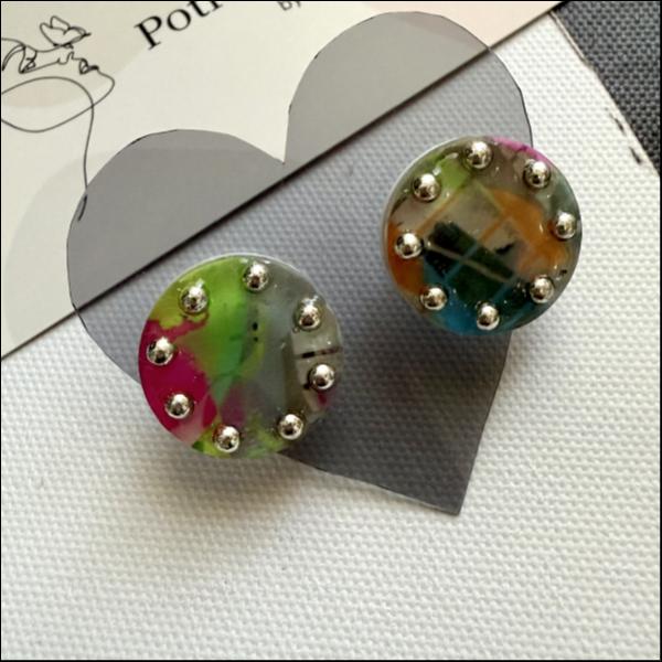 ペイント柄ピアス